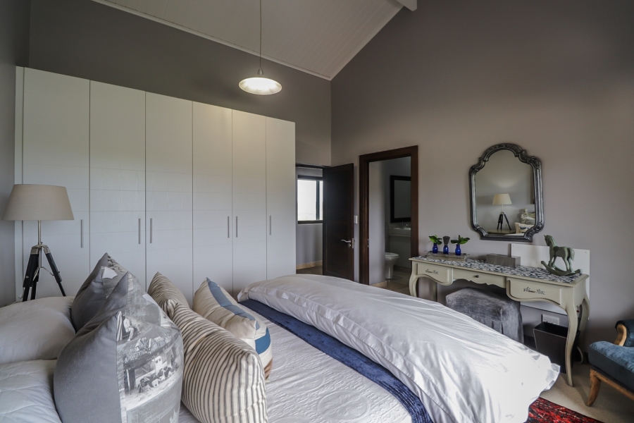5 Bedroom Property for Sale in Oubaai Western Cape
